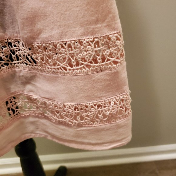 Lace-Trimmed Pink Pintuck Top - Picture 3 of 4